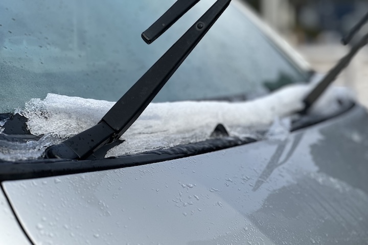 フロントガラスの雪